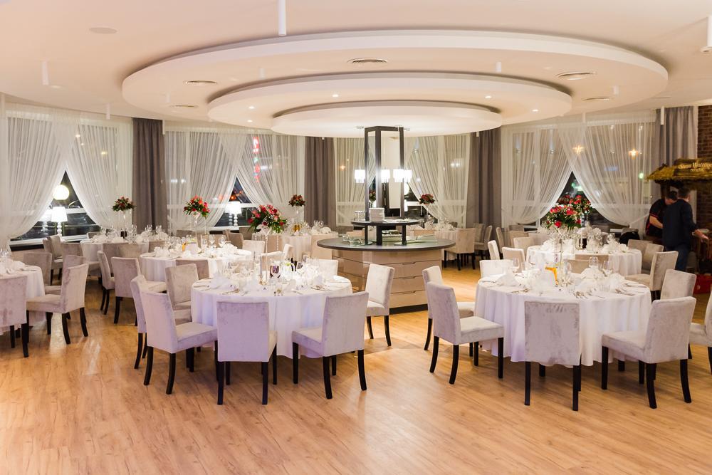 Portius Hotel Кросно Екстериор снимка