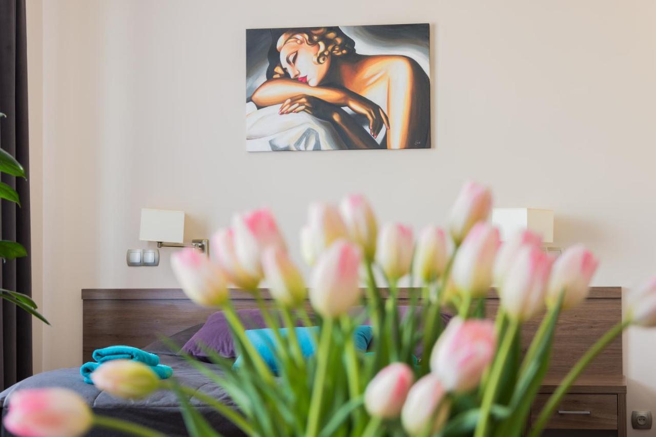 Portius Hotel Кросно Екстериор снимка
