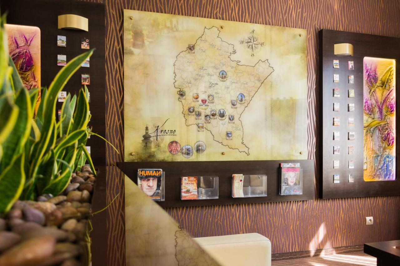 Portius Hotel Кросно Екстериор снимка